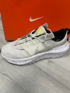 Nike Men’s Crater Impact - White (size 10)
